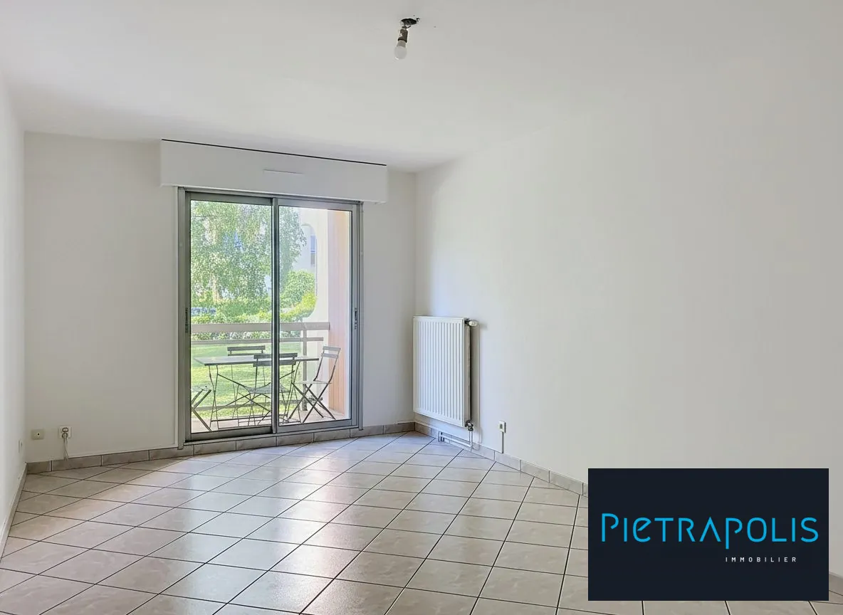 Appartement 2 pièces avec balcon, cave et stationnement à Fontaine-lès-Dijon