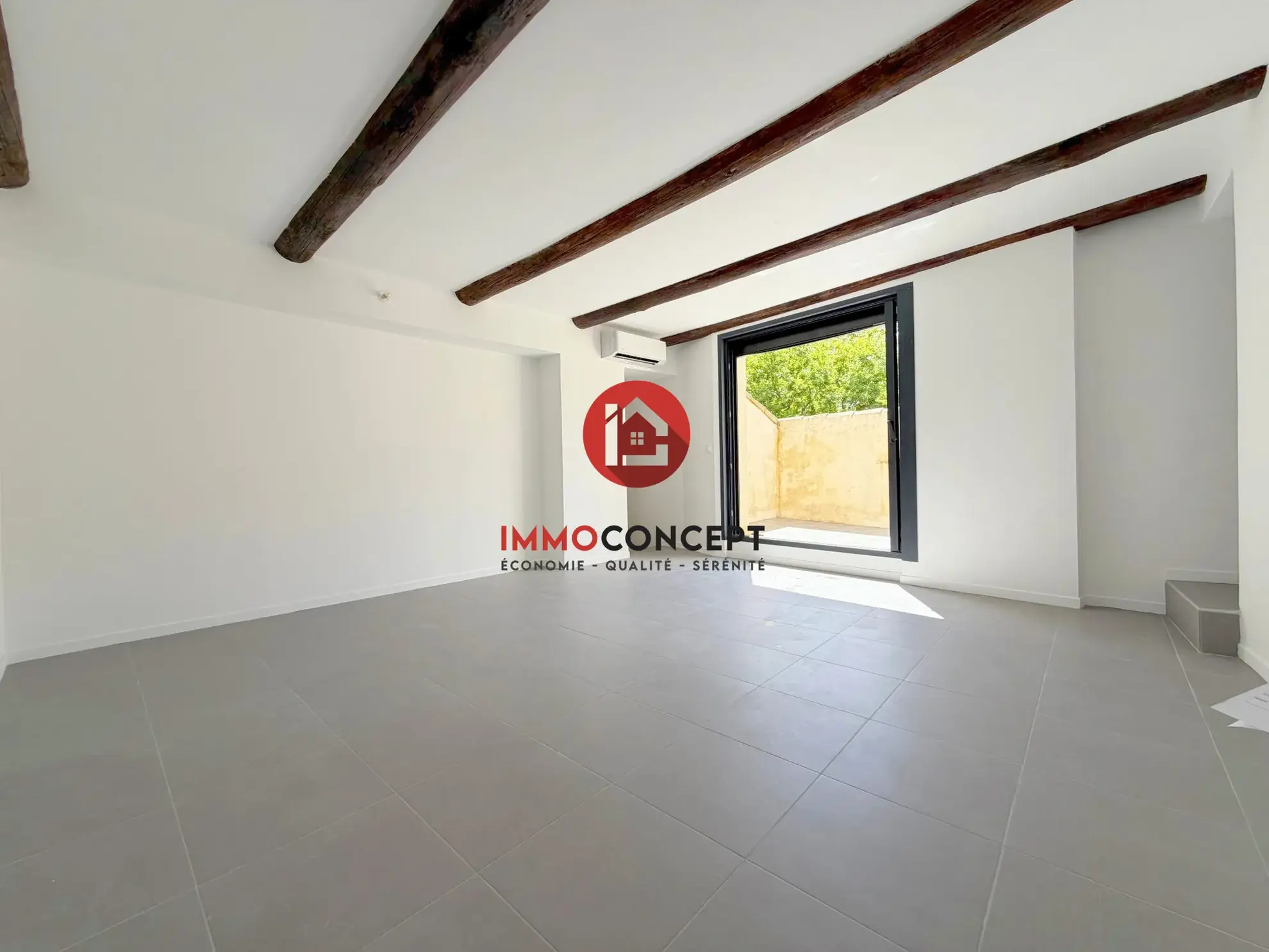 Bel appartement T4 neuf à Laudun-l'Ardoise, centre-ville, 92 m²
