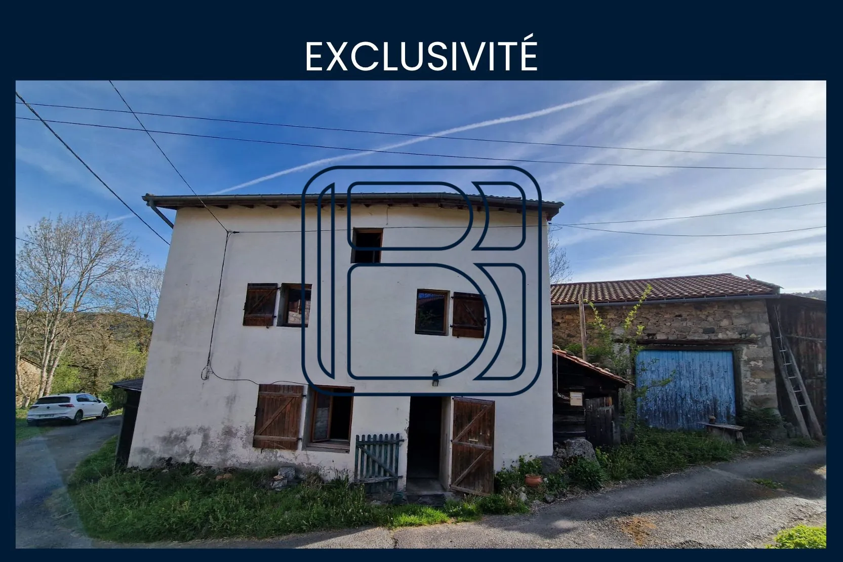 Ensemble immobilier à rénover avec dépendances dans les monts du Forez