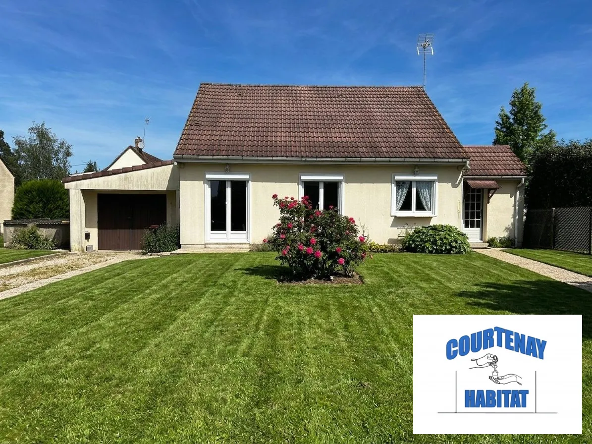 Maison rénovée de 125 m² avec jardin à Courtenay dans un environnement calme