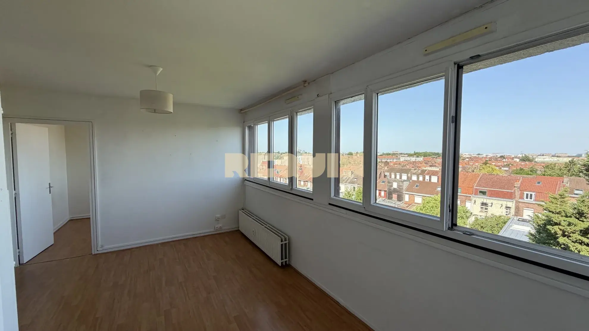 Appartement T2 à Ronchin avec parking, cave et vue dégagée