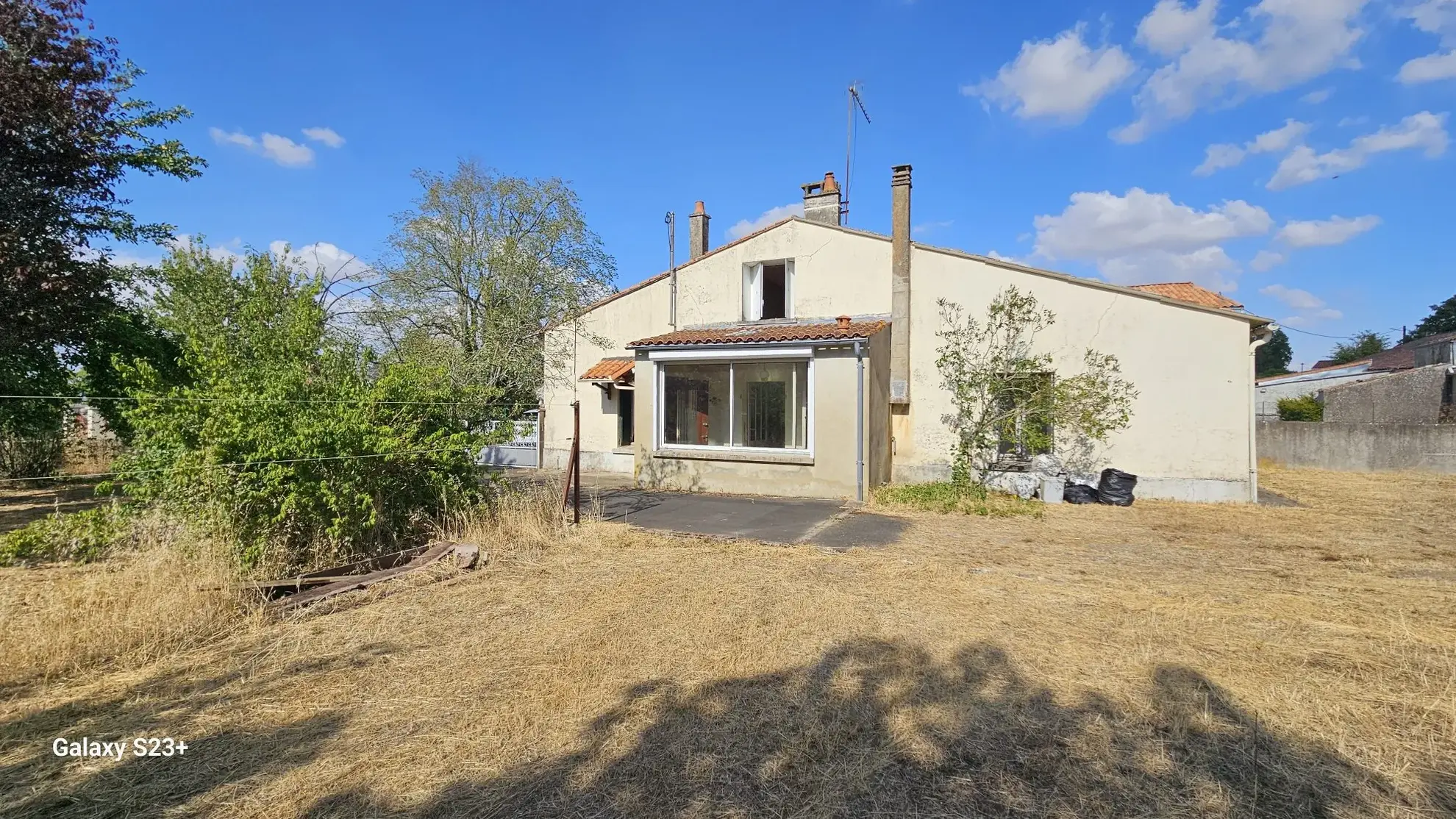 Maison ancienne à rénover avec grand jardin à Beauvoir-sur-Niort