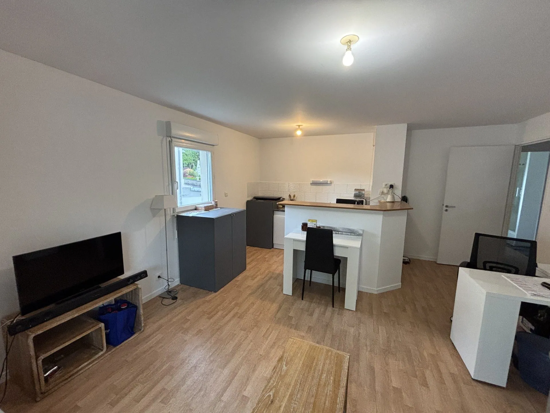 Appartement T2 lumineux avec balcon, parking et cave à Landivisiau