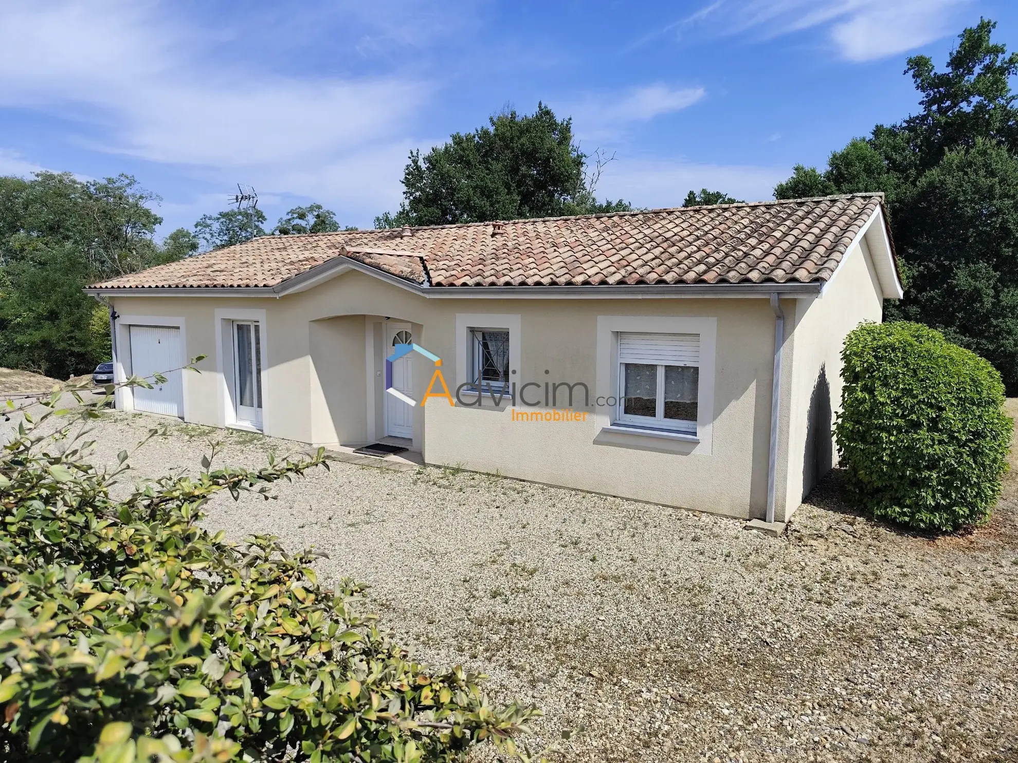Maison à vendre à Meilhan-sur-Garonne avec grand terrain et confort moderne