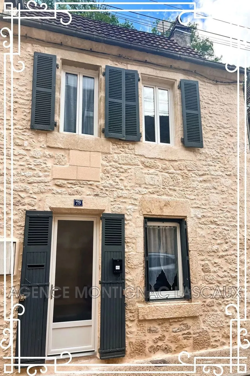 Belle maison de ville en pierre à Montignac-Lascaux – 54 m² rénovés avec patio