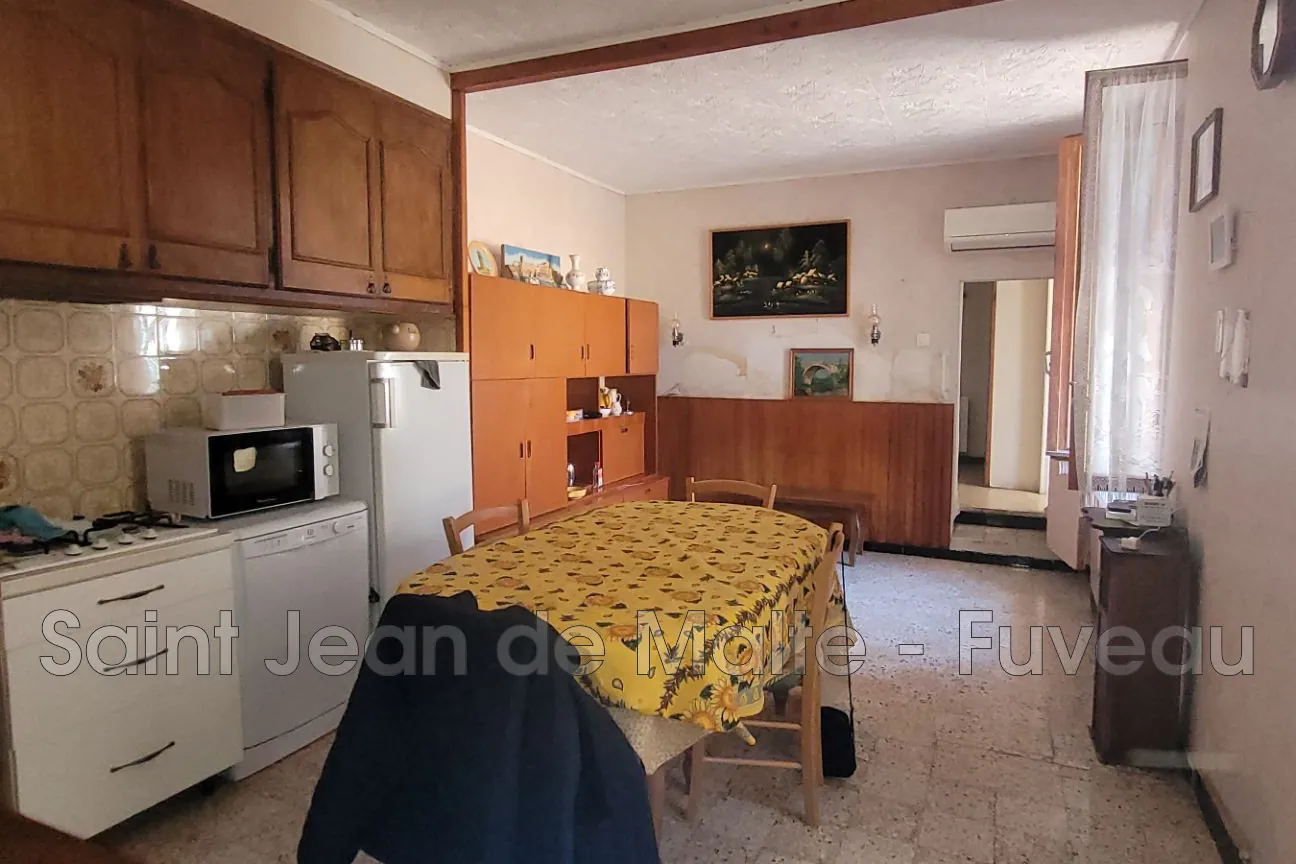 Charmante maison de plain-pied 3 pièces à Gréasque avec terrasse et cave