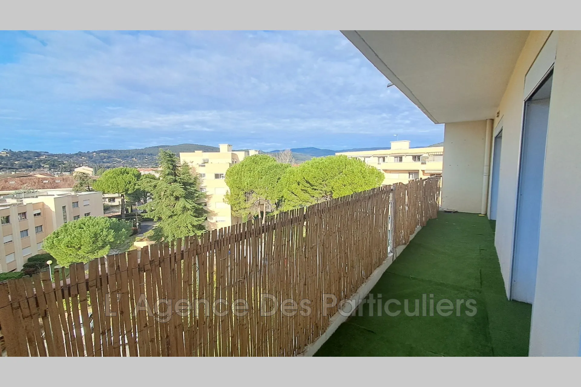 Bel appartement 3 chambres avec balcon à Draguignan