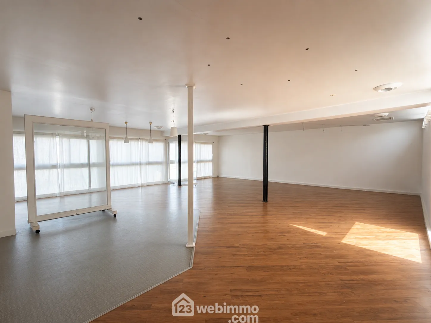 Local commercial ou habitation de 180 m² à Mazé-Milon - Potentiel élevé
