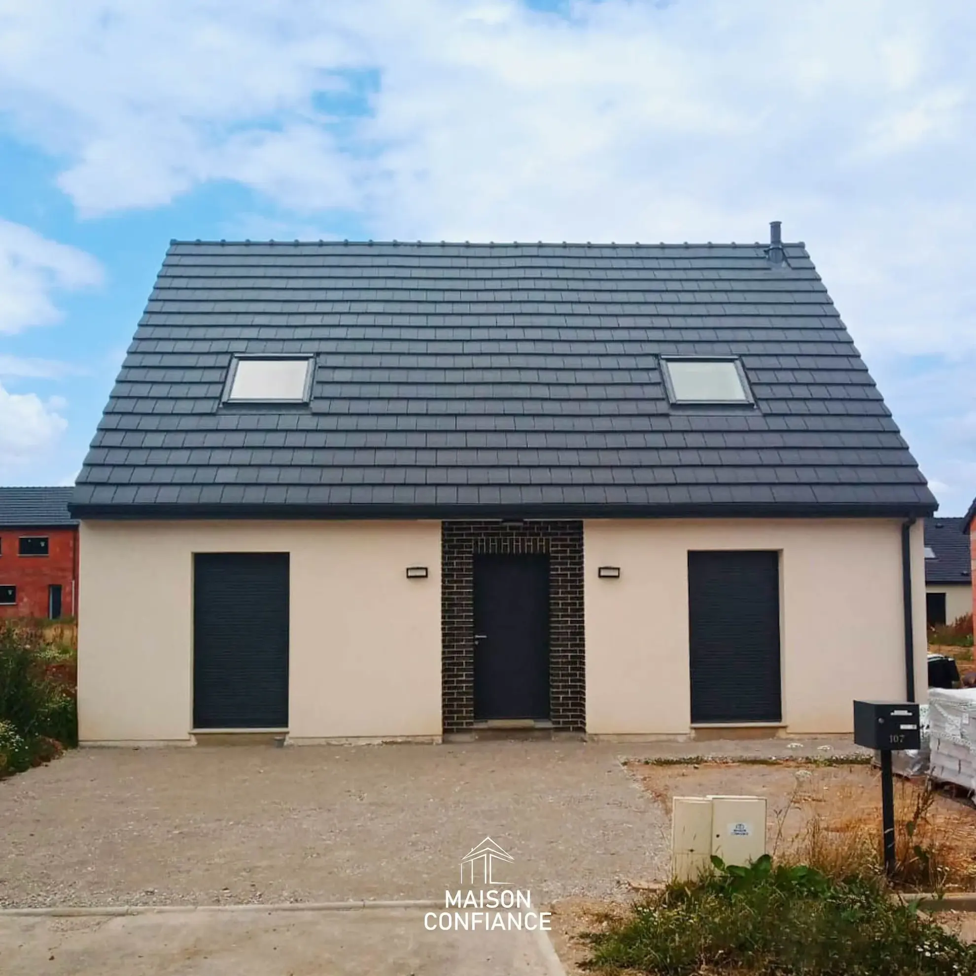 Maison neuve à étage avec 3 chambres, conforme RE2020 à Longpré
