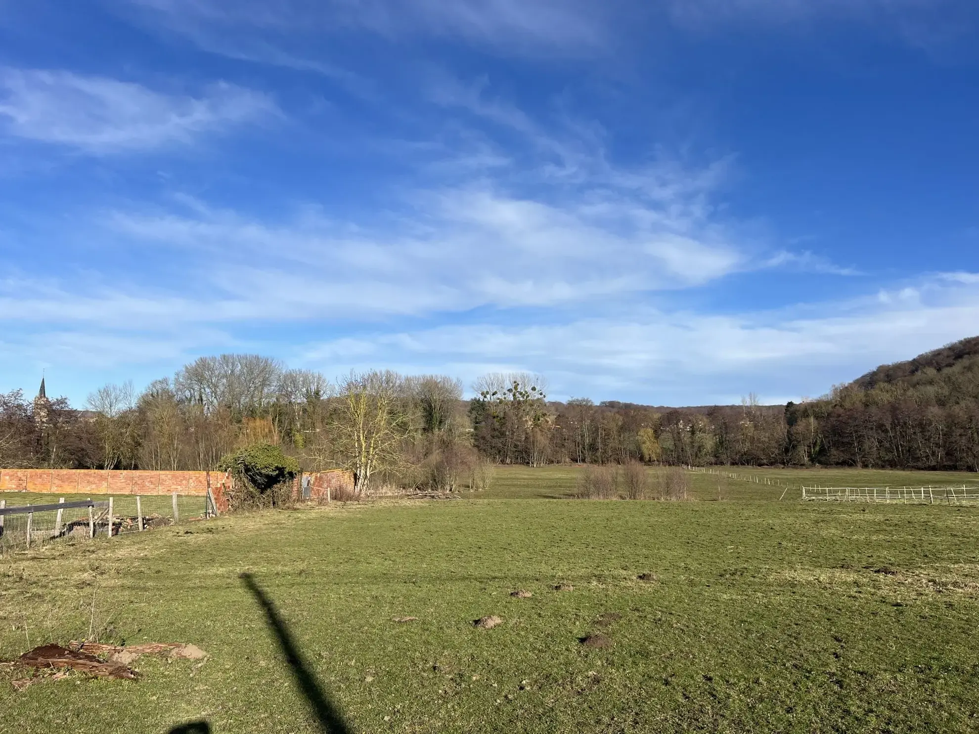 Terrain constructible de 2 584 m² à Barisis-aux-Bois proche villes