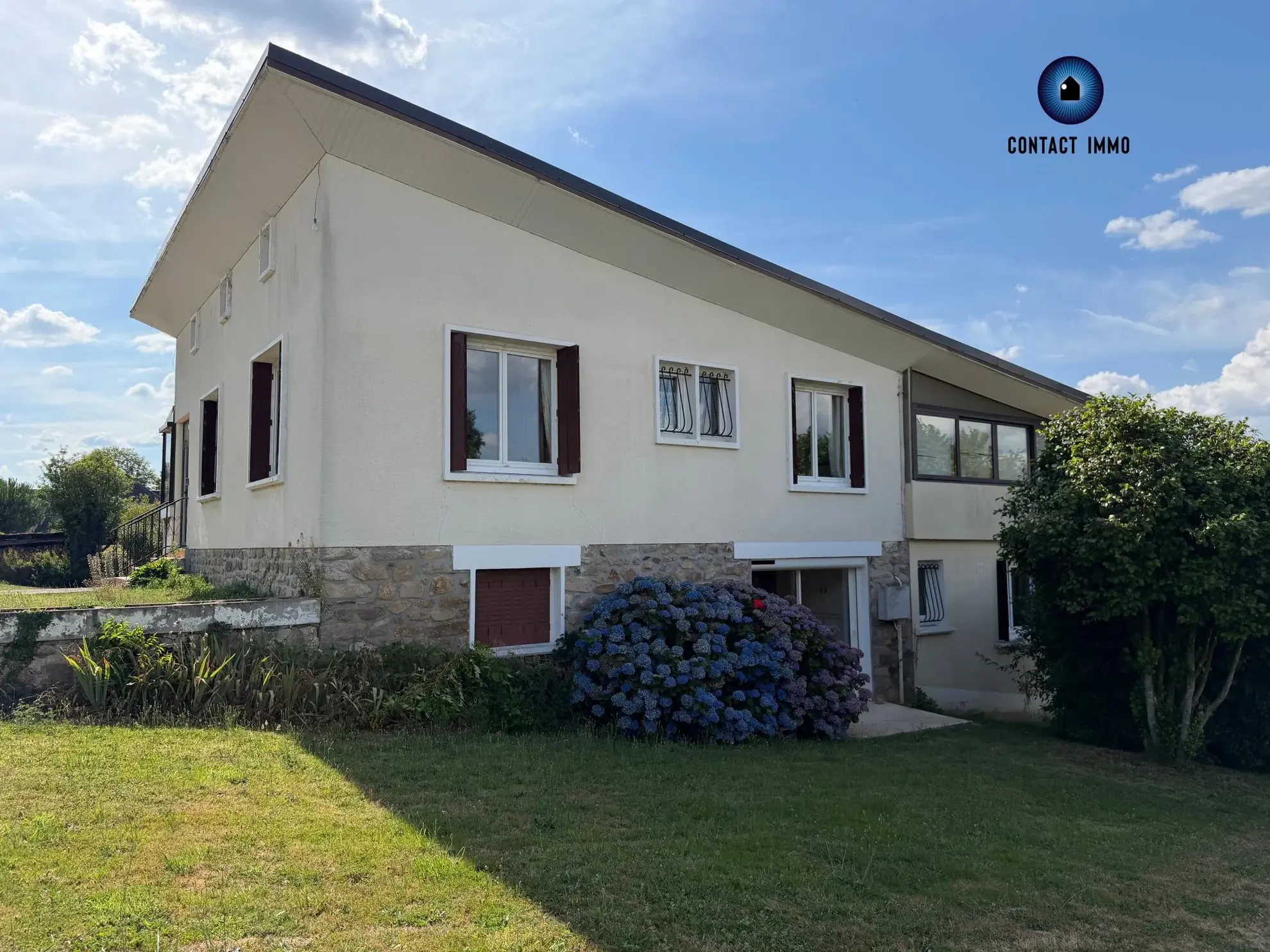 Maison avec deux appartements et grand terrain à Perpezac-le-Noir