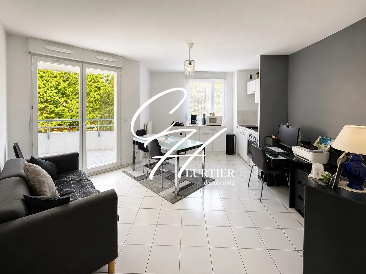 Appartement T2 à Échirolles avec balcon, garage et cave – Secteur Nouvelle Mairie