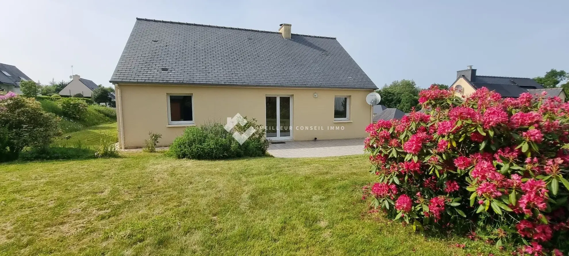 Maison contemporaine de plain-pied à vendre à Plouaret – 2 chambres, terrasse, garage