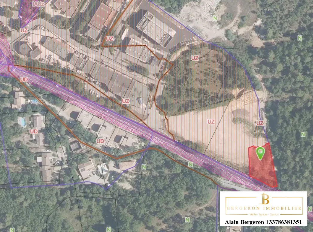 Terrain en zone naturelle de 1137m² à Saint Cézaire-sur-Siagne - Idéal pour parkings ou activités agricoles