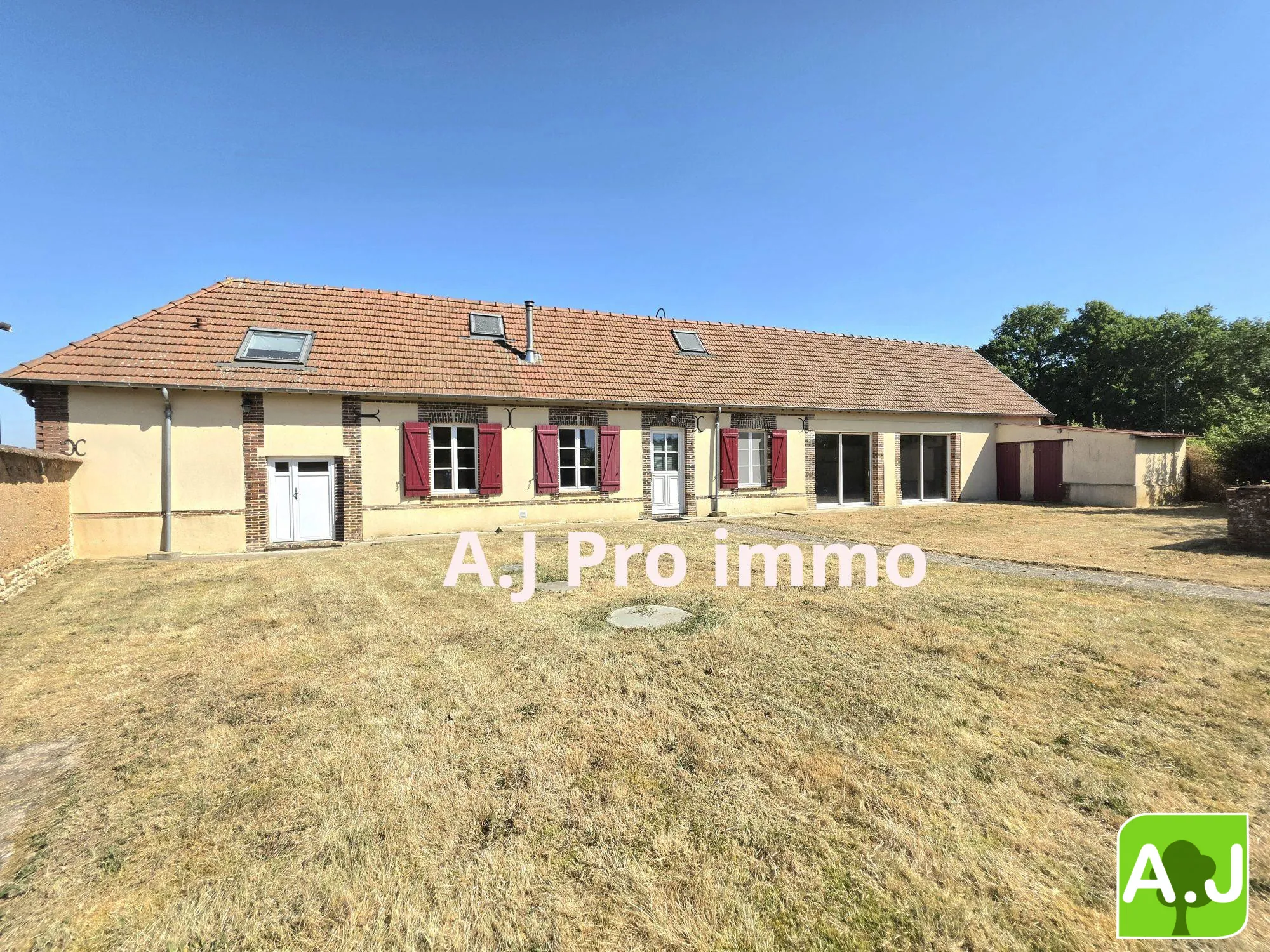 Longère avec 2 chambres, potentiel d'agrandissement et terrain à Saint André de l'Eure