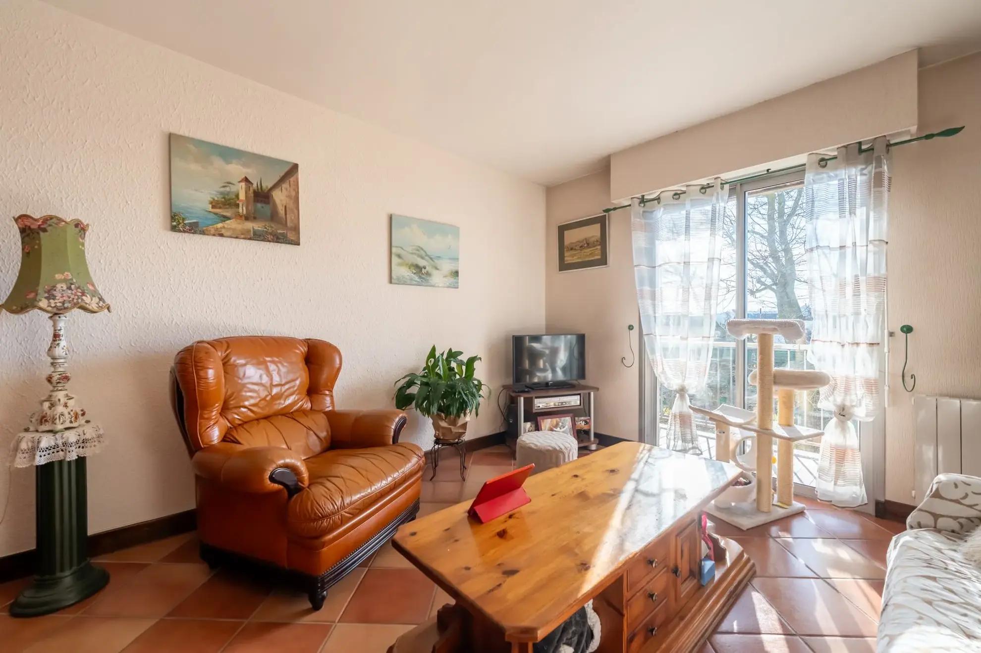 Bel appartement traversant de 69 m² avec balcons, box et cave à Villeparisis