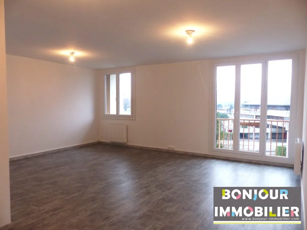 Appartement T3 rénové de 70,25 m² à La Tronche avec balcon et garage