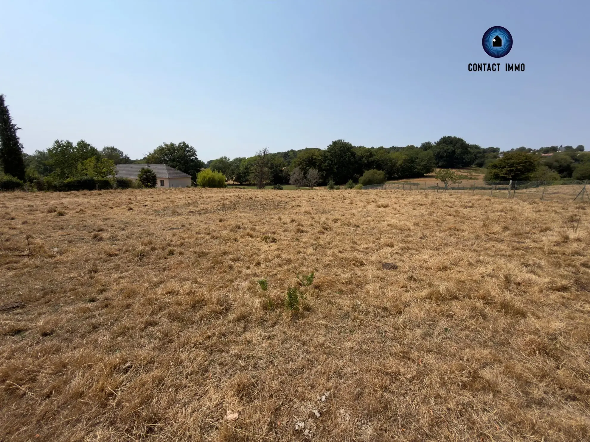 Terrain constructible de 2 500 m² à Saint-Bonnet-l'Enfantier, idéal pour votre projet immobilier