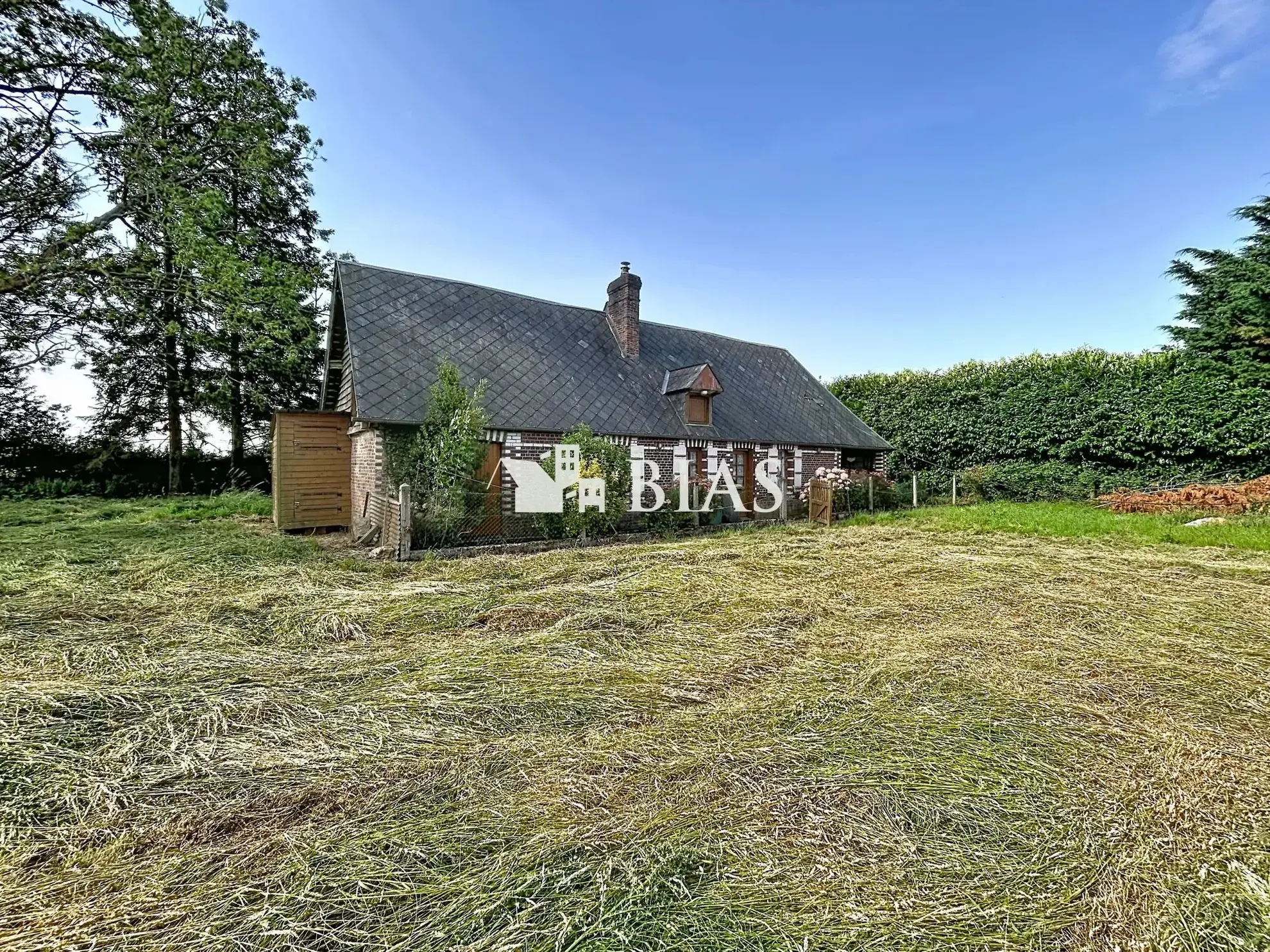 Maison ancienne à rénover proche Blainville-Crevon avec dépendance et grand terrain