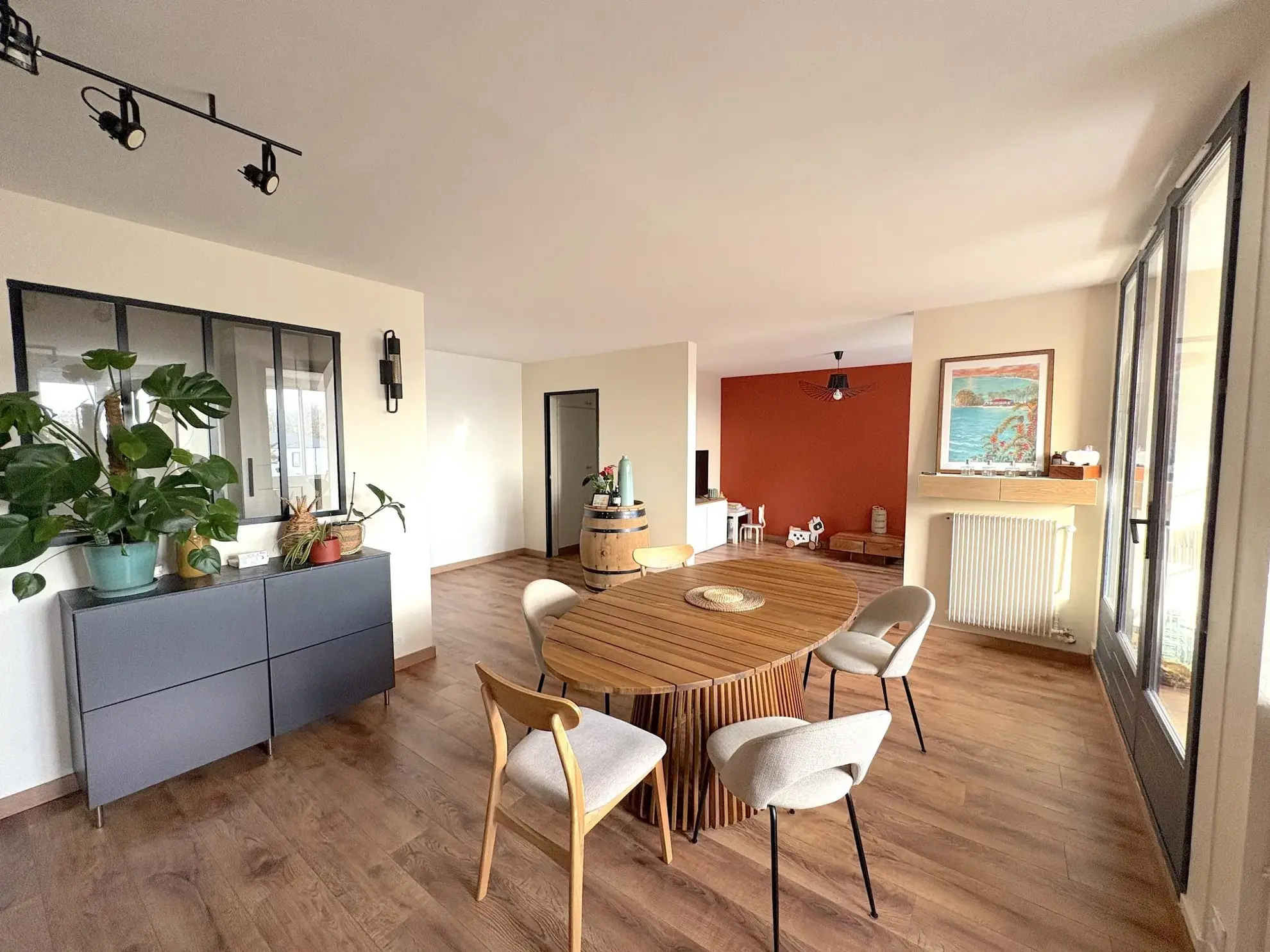 Appartement moderne rénové avec garage et cave à Saran