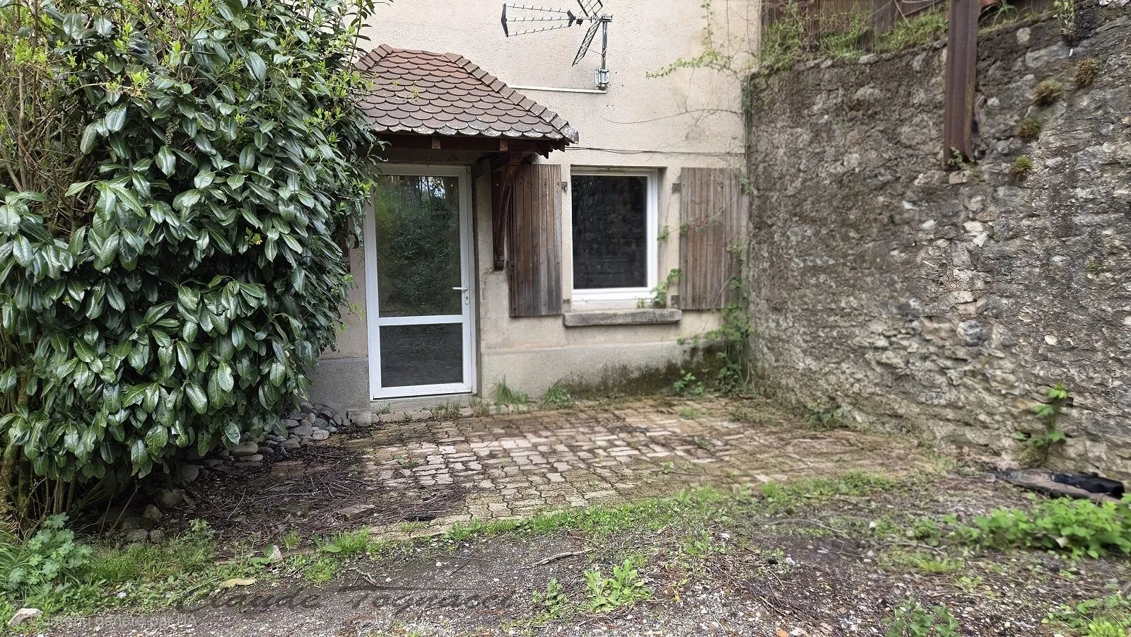 Appartement T2/3 à vendre à Froidevontaine avec terrasse et cave