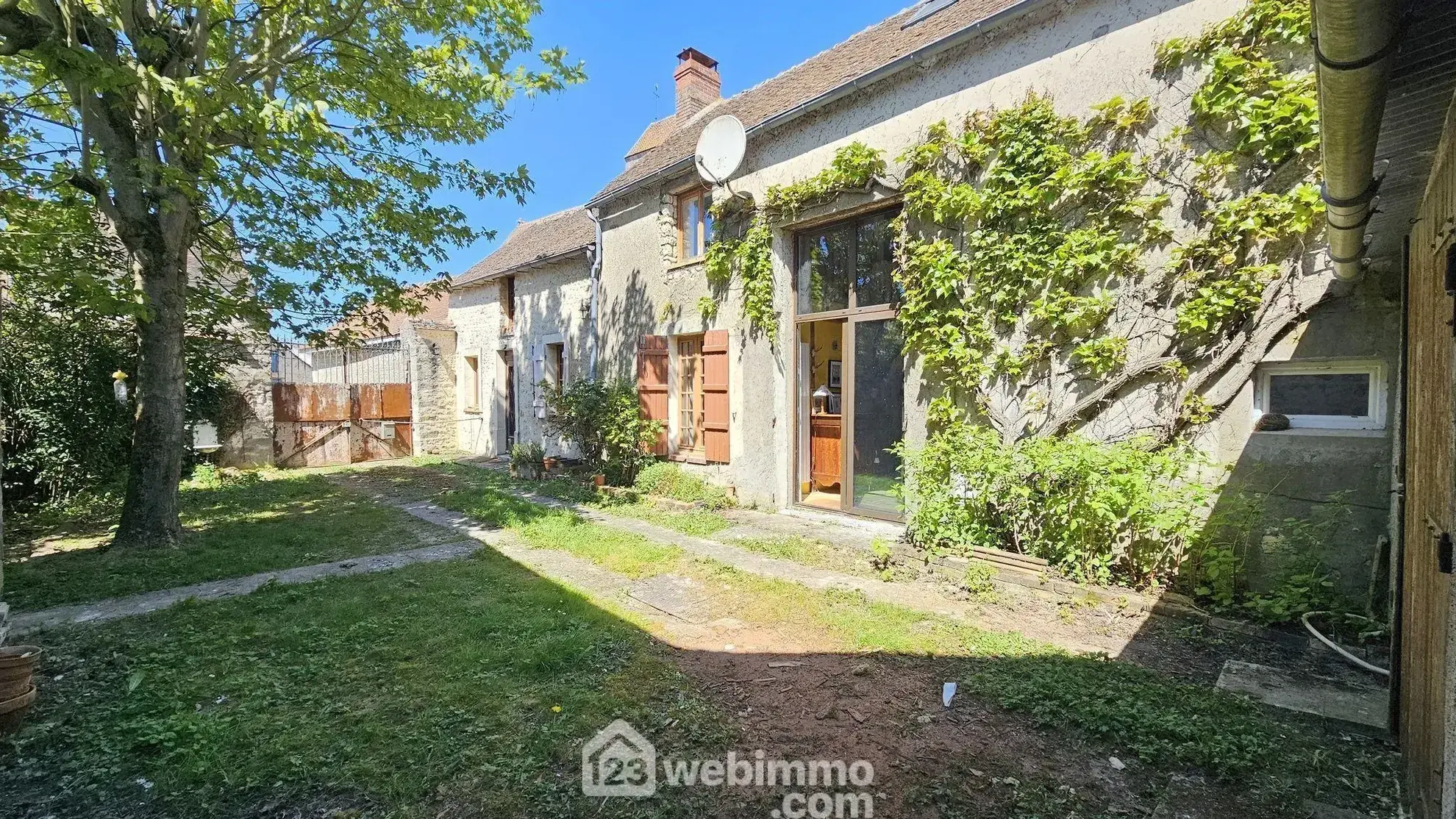 Maison de caractère de 120 m² avec jardin à Larchant, proche commodités