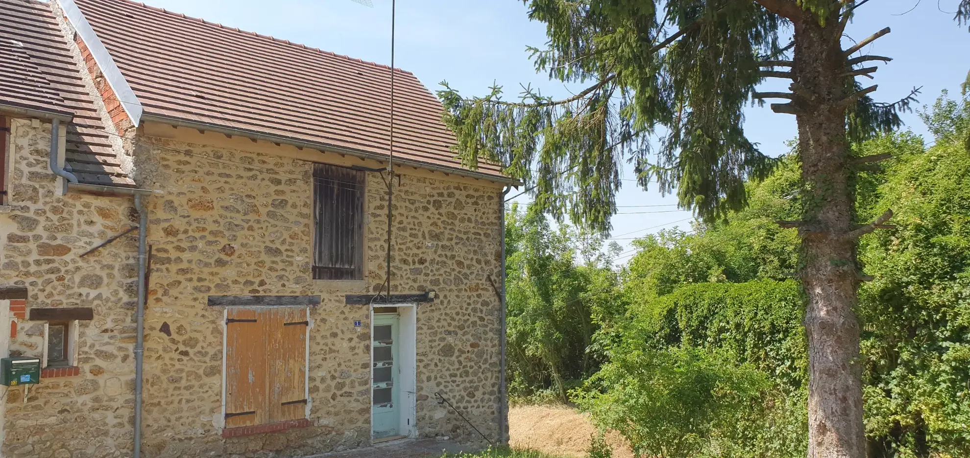 Maison à rénover avec terrain à Roncheres proche A4 Dormans
