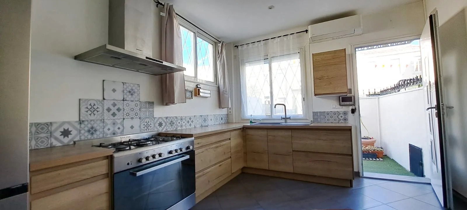 Appartement 2 pièces avec terrasse à Plan de Cuques - Sans charges
