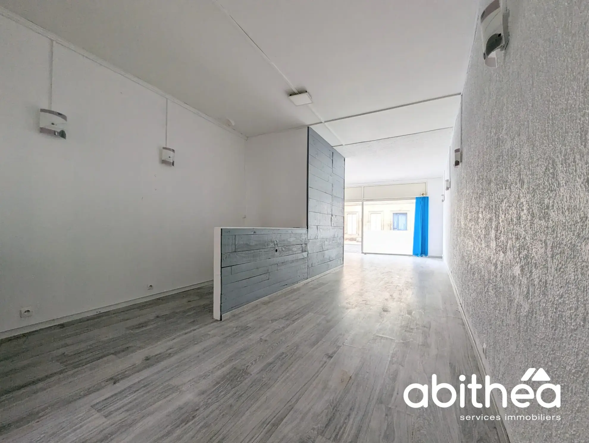 Echoppe à usage mixte de 135m² à Coutras, emplacement central à réinventer 
