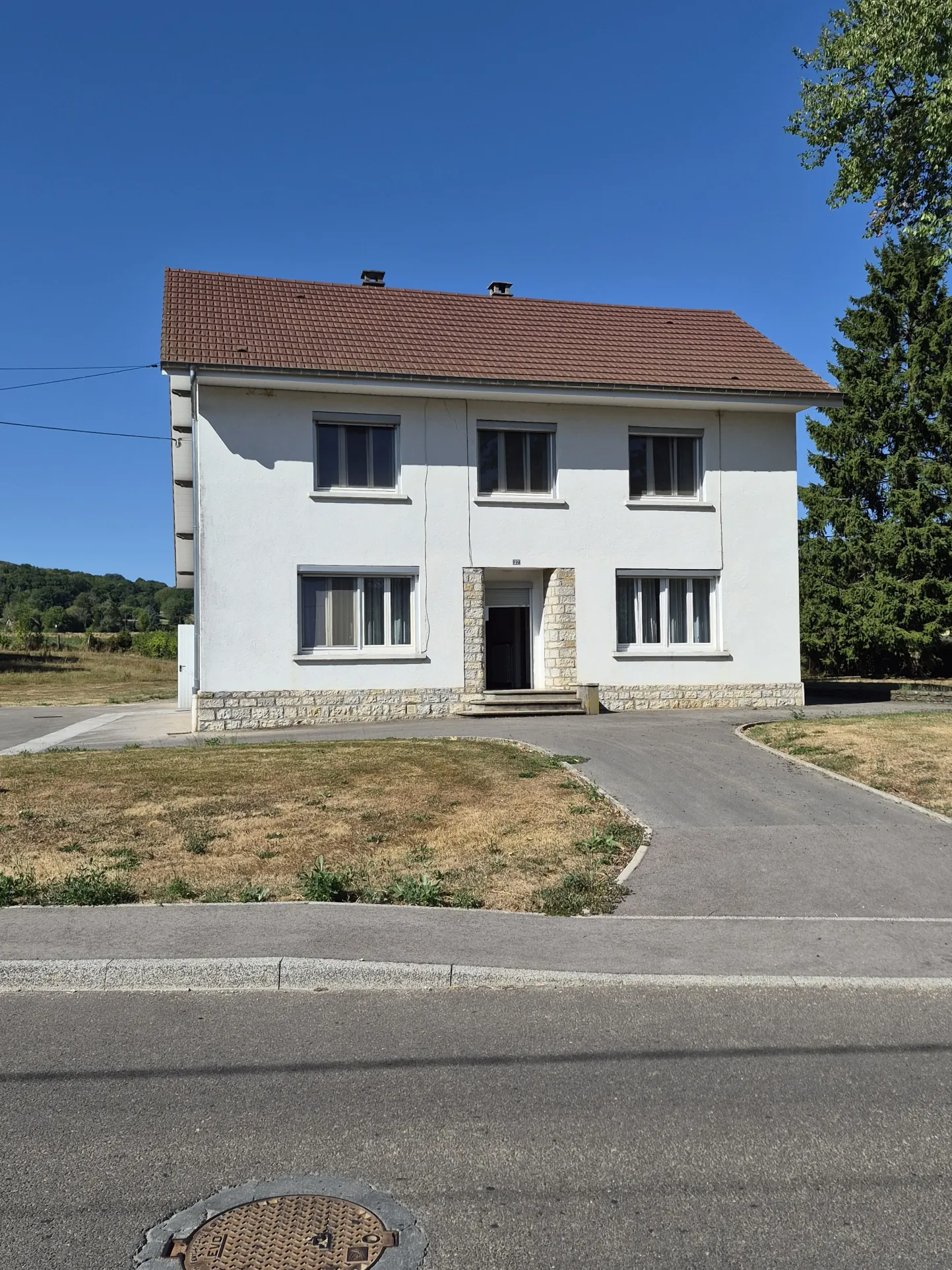 Maison de 139 m² avec grand terrain à Roulans - Vente immobilière