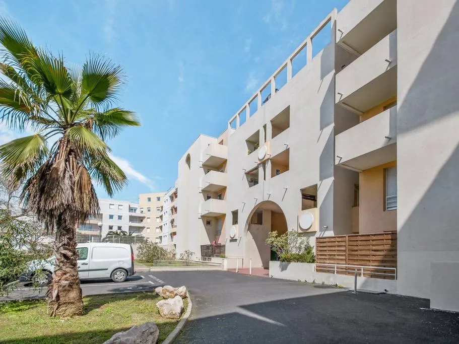 Appartement T3 avec terrasse de 40 m², piscine et garage à Montpellier