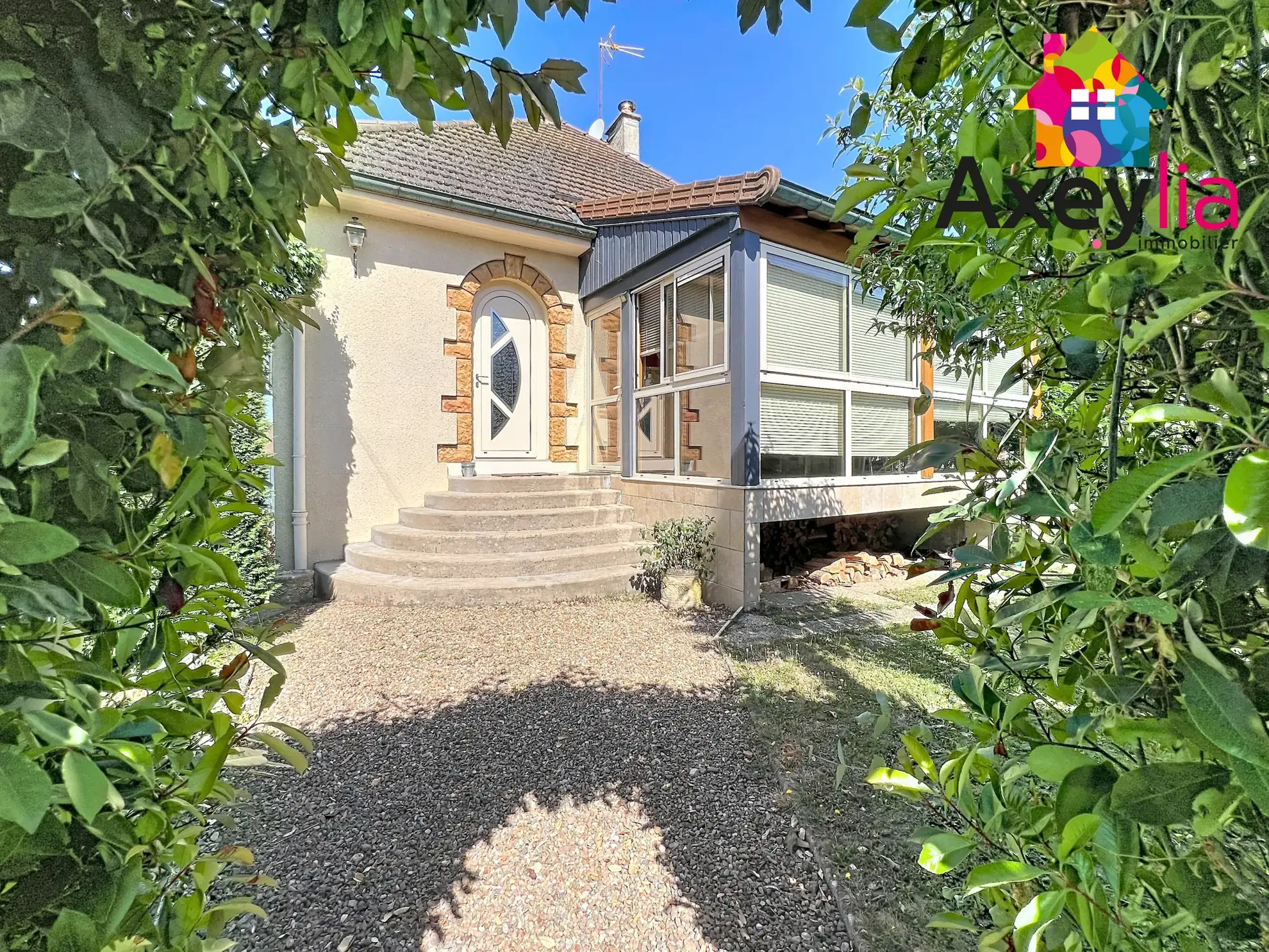 Maison familiale à vendre à Marcigny, 175 m², grand terrain et dépendances