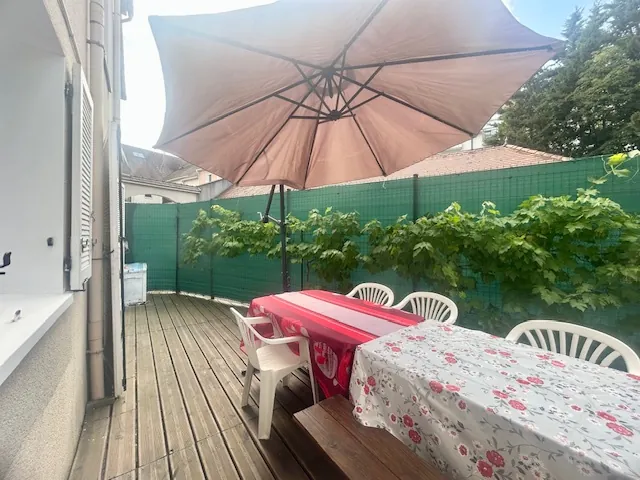 Appartement F4 en rez-de-jardin avec terrasse à Montlhéry