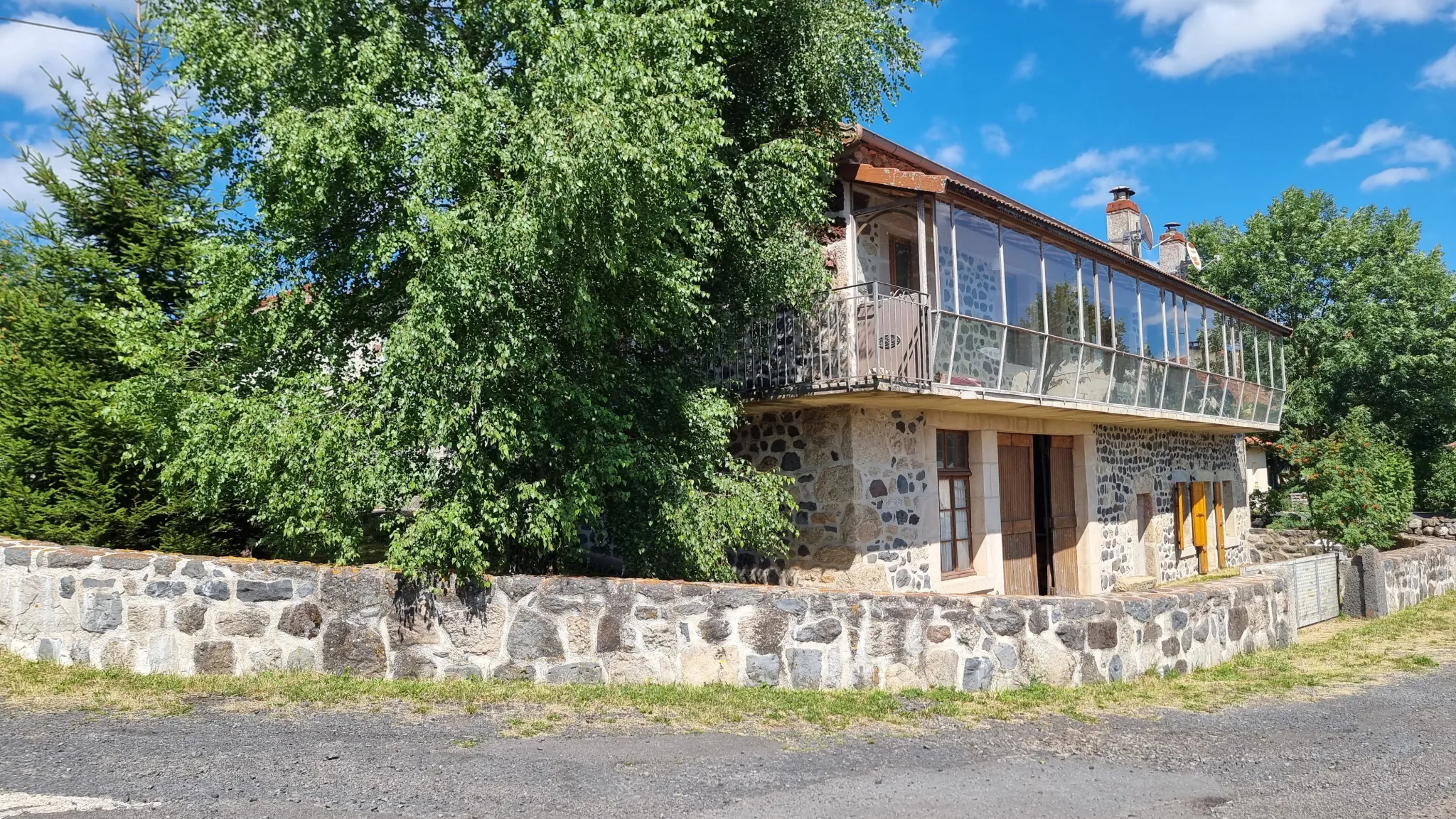 Maison de village en pierre de 140 m² avec garage et potentialités à Saint-Paul-de-Tartas