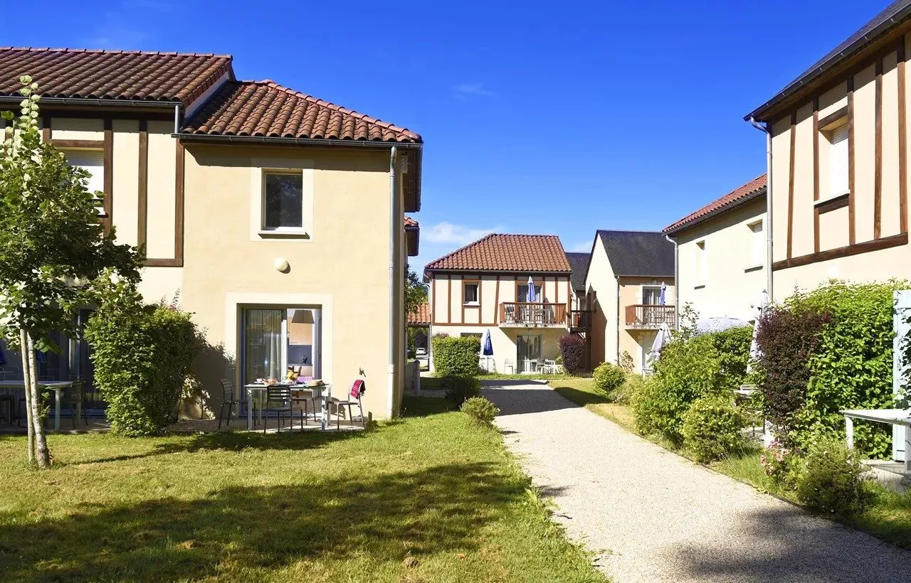 A vendre appartement T2 duplex à Montignac-Lascaux avec parking et terrasse