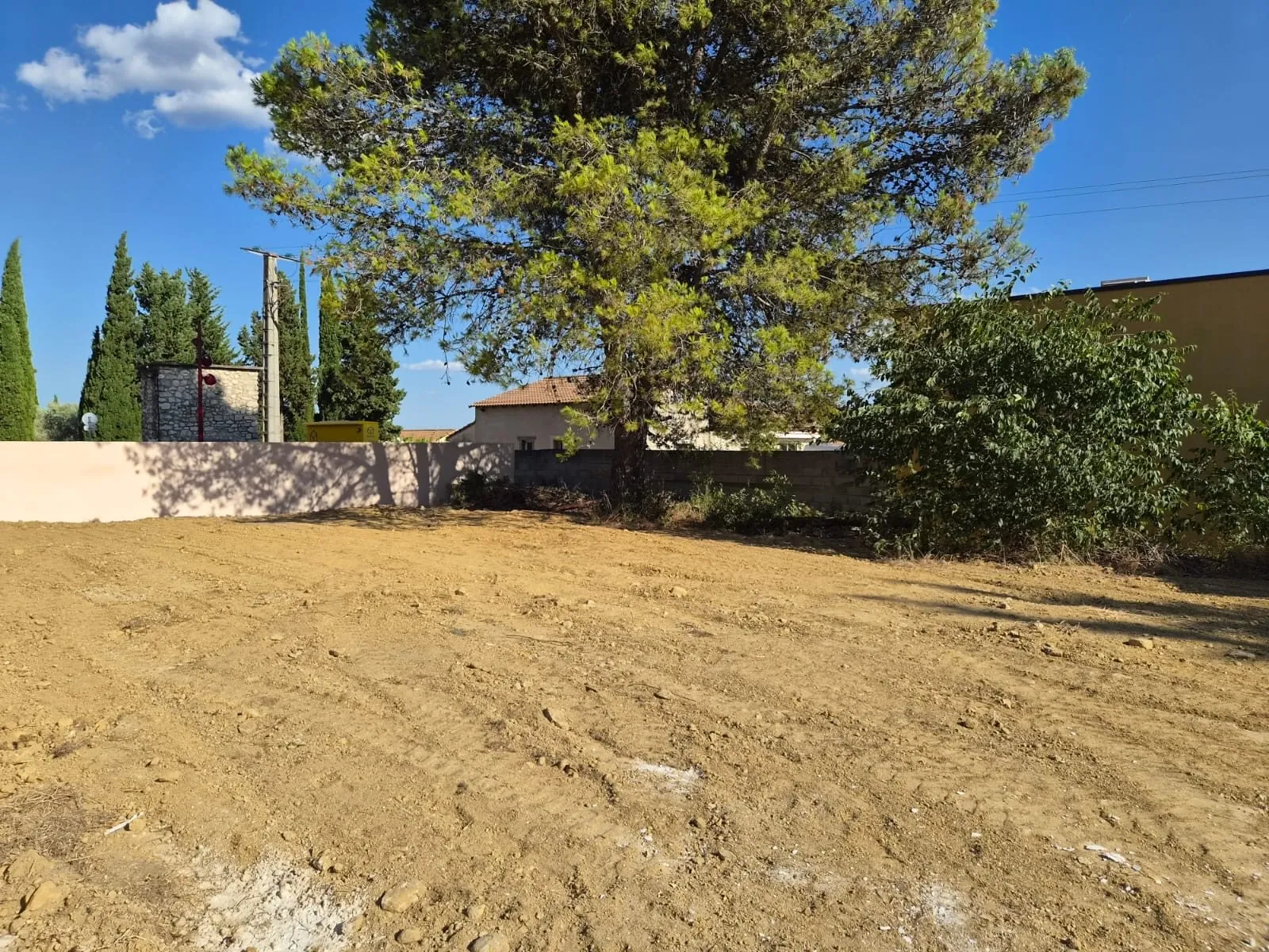 Terrain constructible viabilisé de 424 m² à Sommières, proche commodités