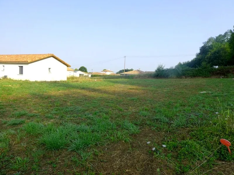 Terrain constructible viabilisé de 970 m² à Carresse-Cassaber - Opportunité immobilière