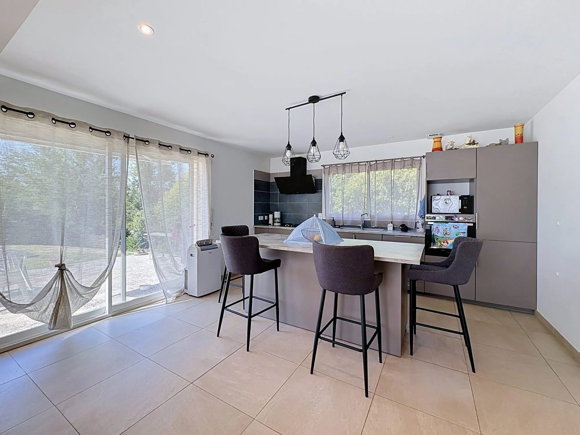 Maison rénovée de 106 m² avec grand terrain à Labastide-du-Temple