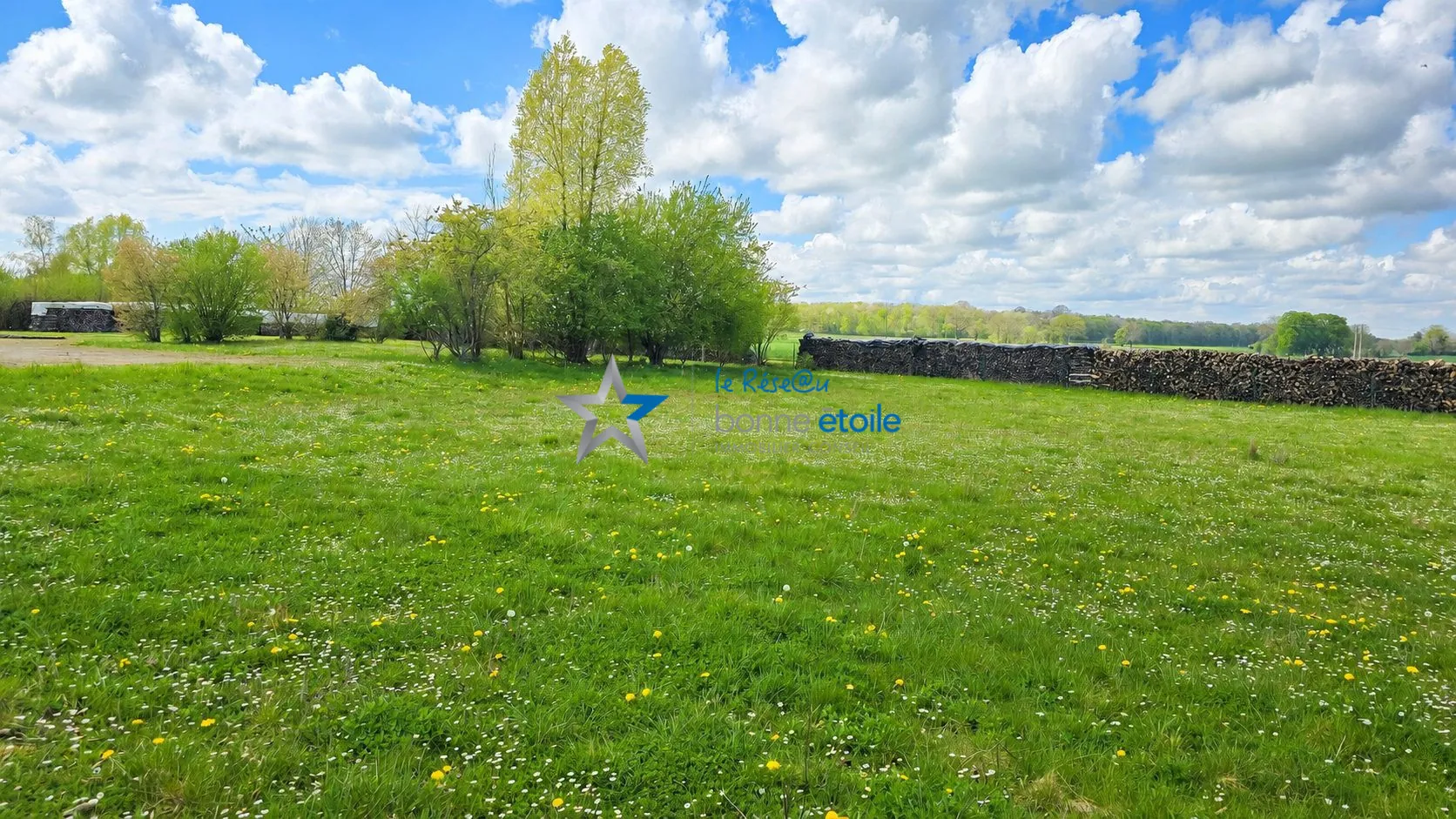 Terrain constructible à vendre à Richebourg - 1049 m² proche A5