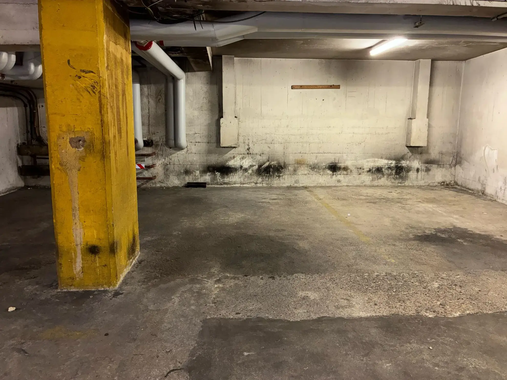 Parking sécurisé dans le 17ème à Paris, idéal SUV ou citadine