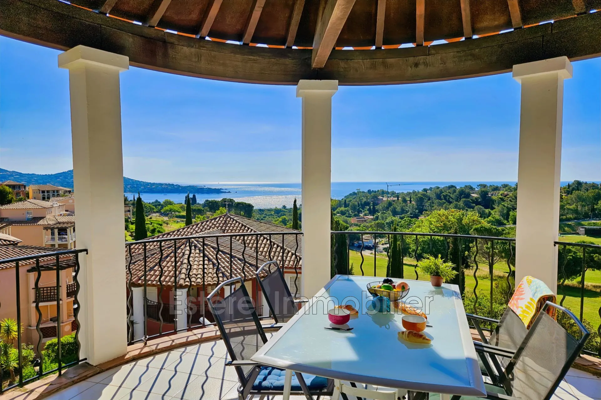 Vente appartement 2 pièces avec terrasse et vue mer à Saint-Raphaël