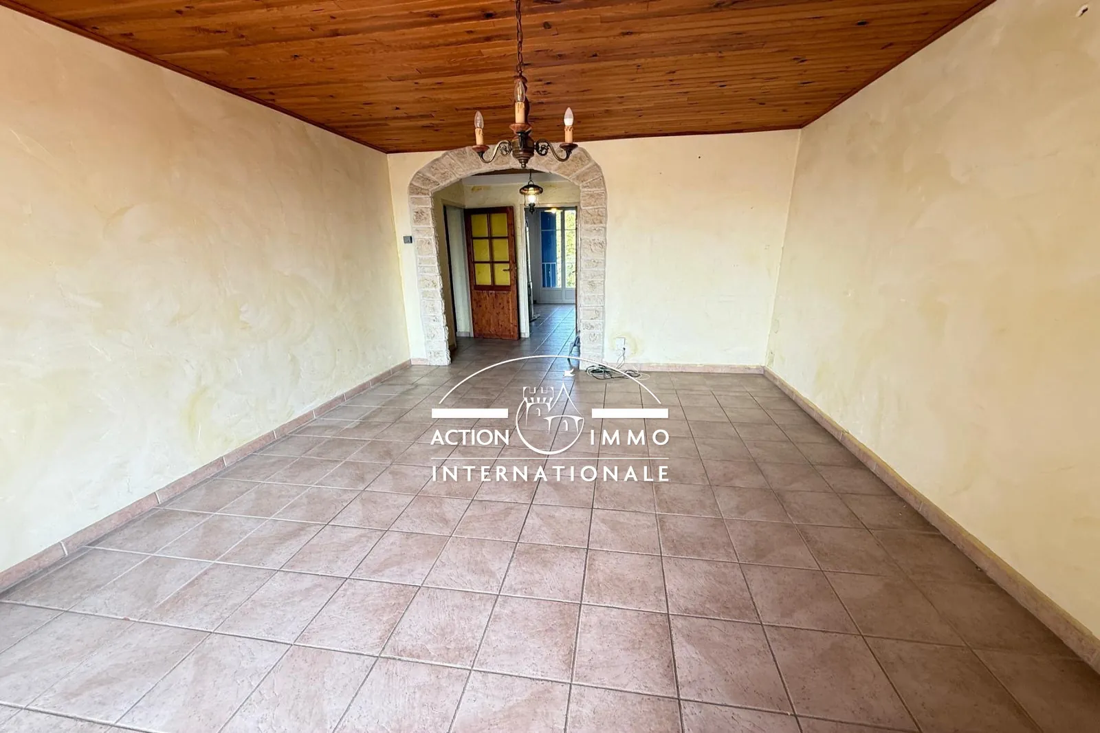 Appartement 2 chambres à vendre à Tarascon - 64m², balcon et caves