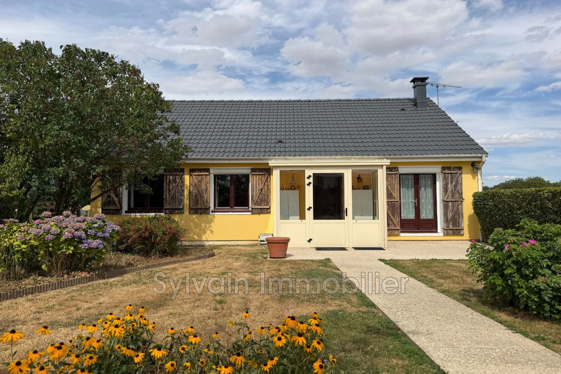 Maison de plain-pied avec sous-sol total à Songeons, 77 m², terrain clos, travaux récents