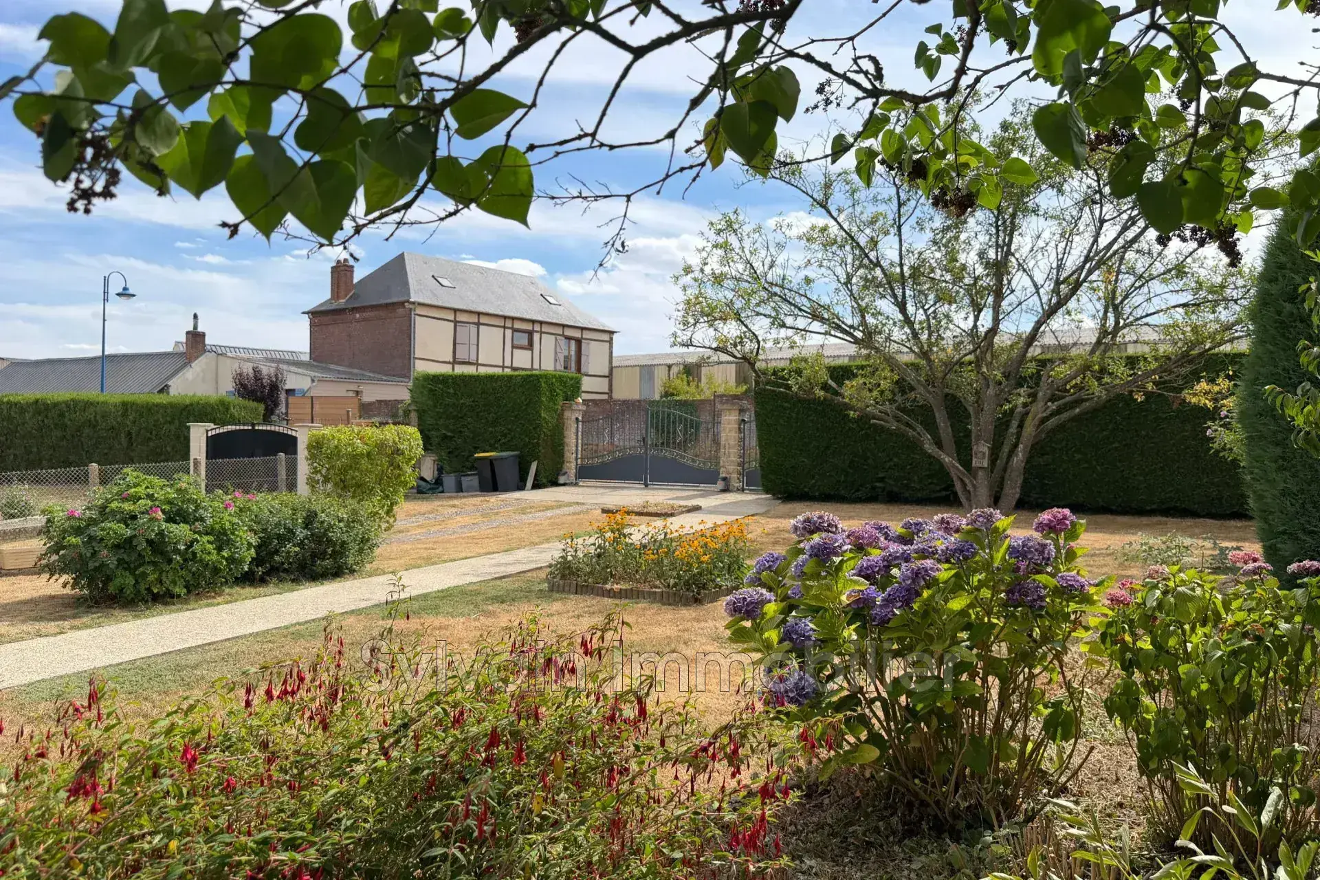 Maison de plain-pied avec sous-sol total à Songeons, 77 m², terrain clos, travaux récents 