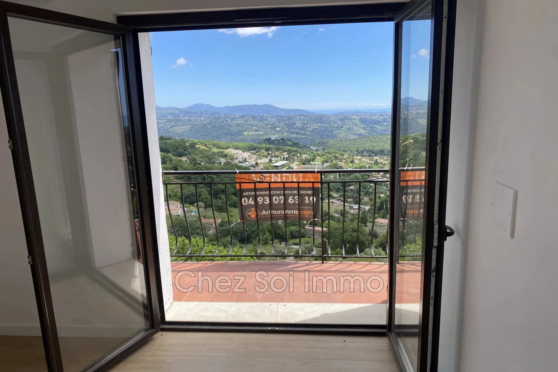 Maison de village à Saint Jeannet avec vue mer – Vente aux enchères 