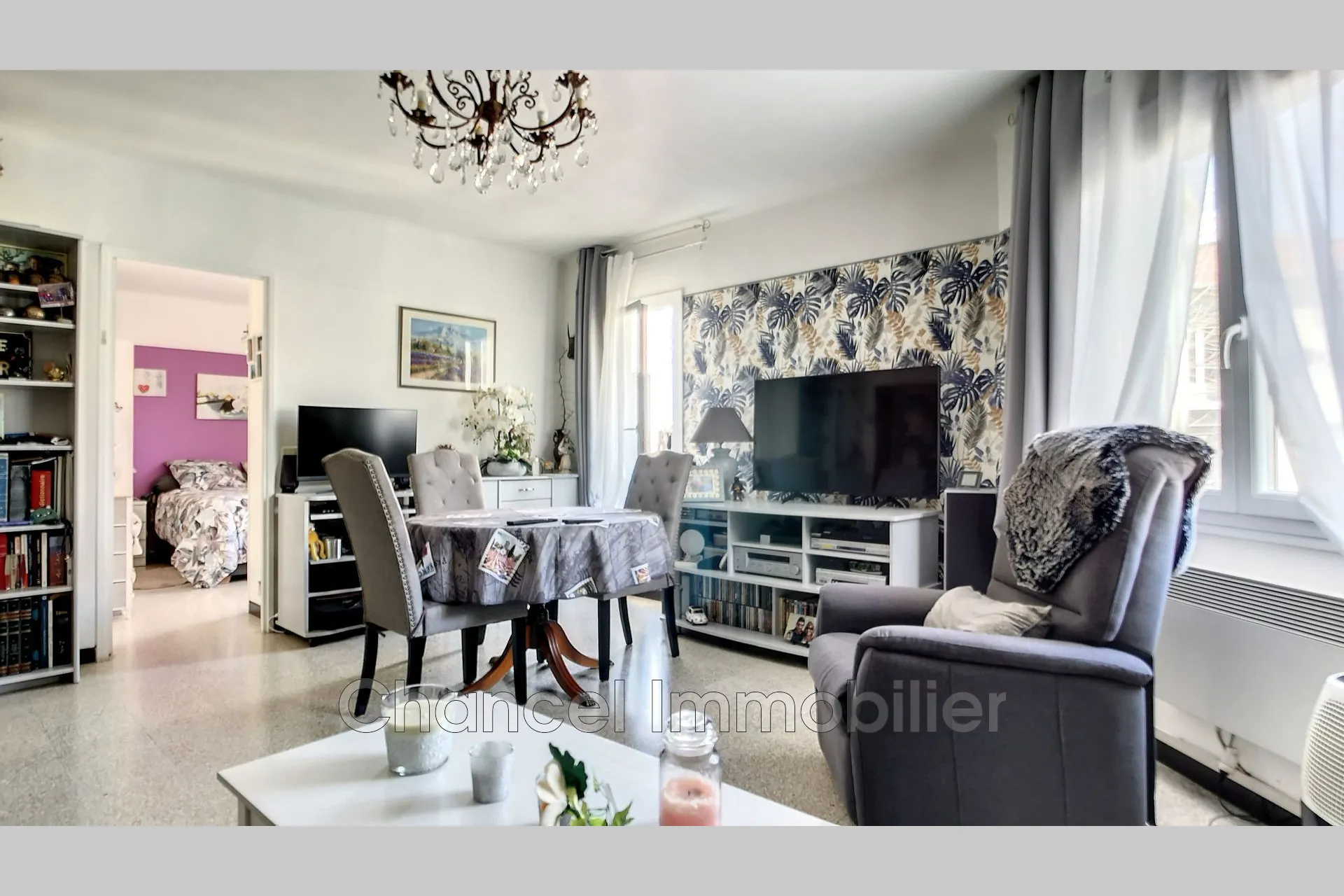 Location d'un appartement 2 pièces à Juan-les-Pins – 49 m² avec balcon