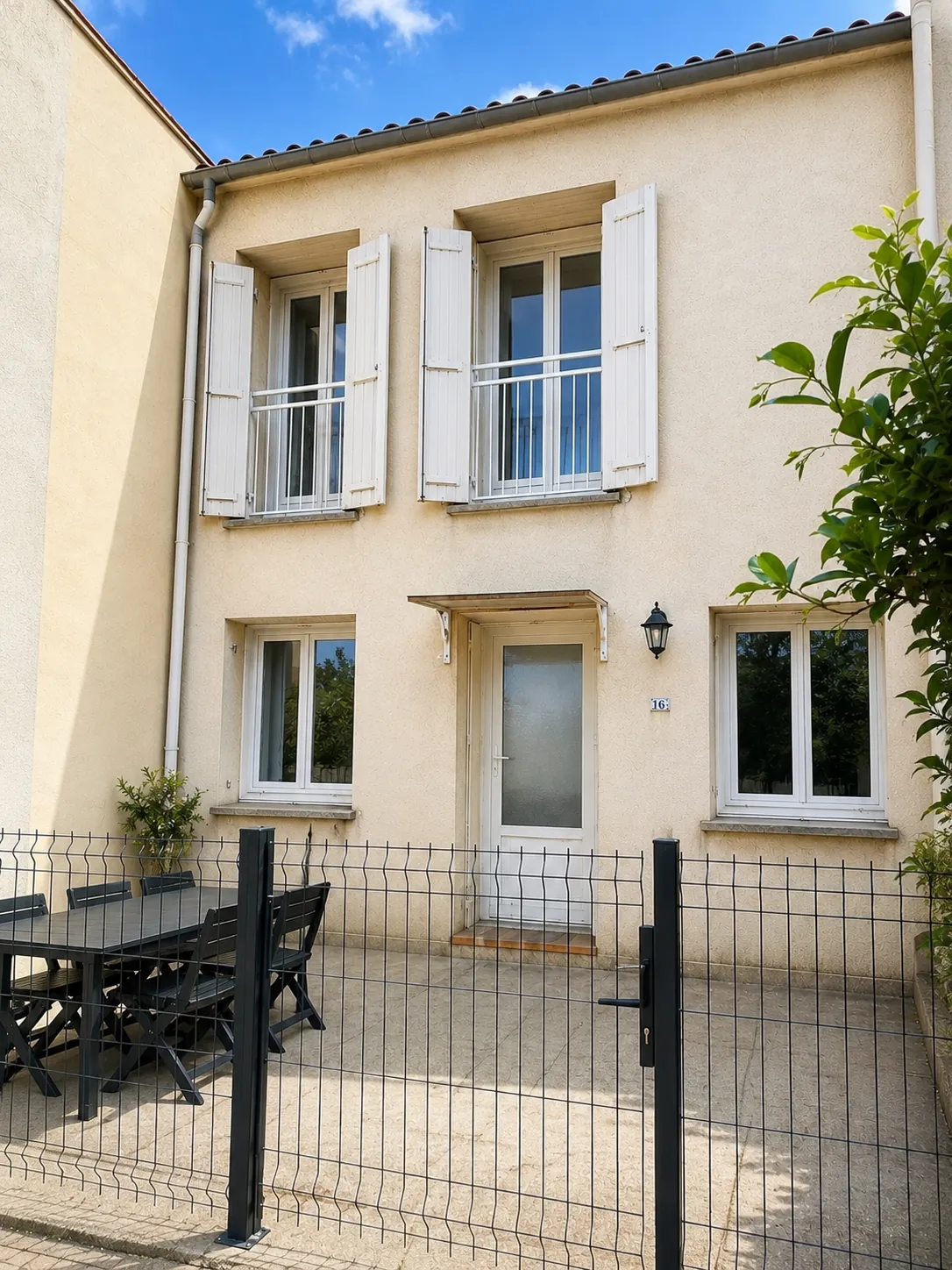 Maison de village à Générac de 140 m² avec terrasse et fort potentiel