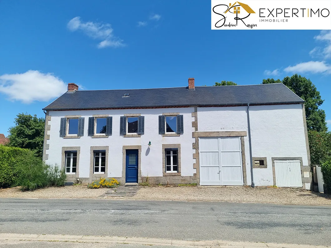 Charmante maison en pierre de 131 m² avec dépendances à Ars-les-Favets