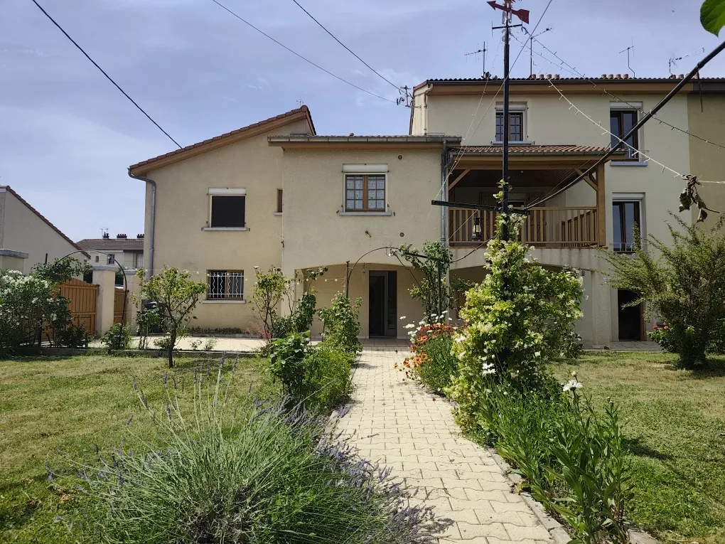 Maison familiale en parfait état avec jardin à Clermont-Ferrand, proches tramway et axes A71/A75