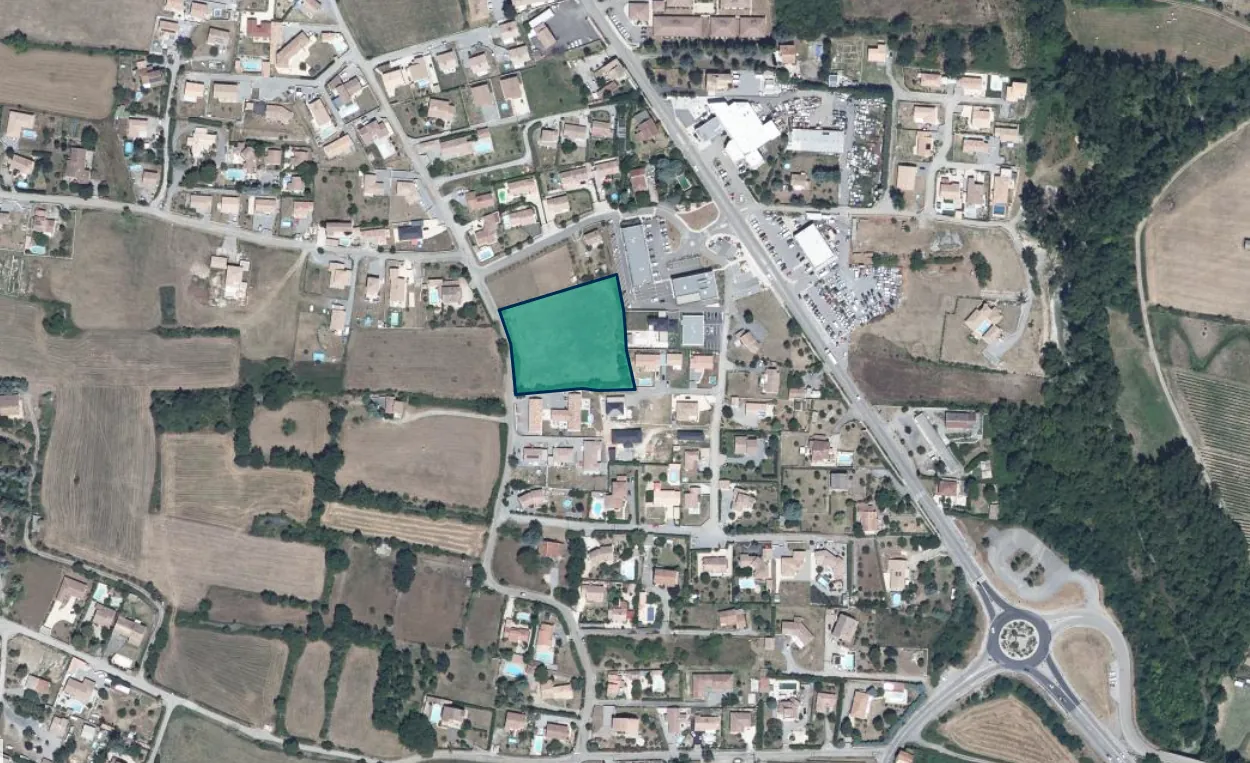 Parcelle constructible de 5 960 m² à Lavilledieu avec permis pour 6 lots, vue sur le Coiron
